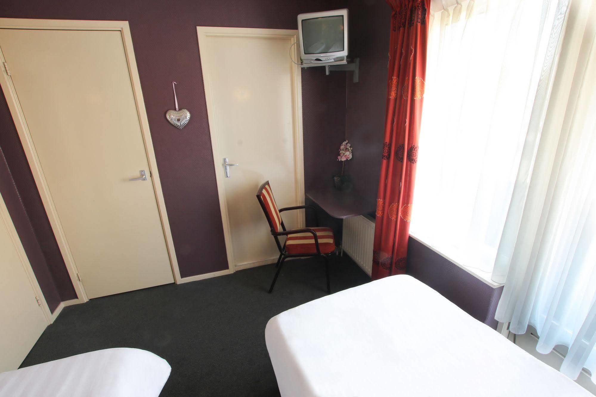 Hotel Velsen IJmuiden Esterno foto